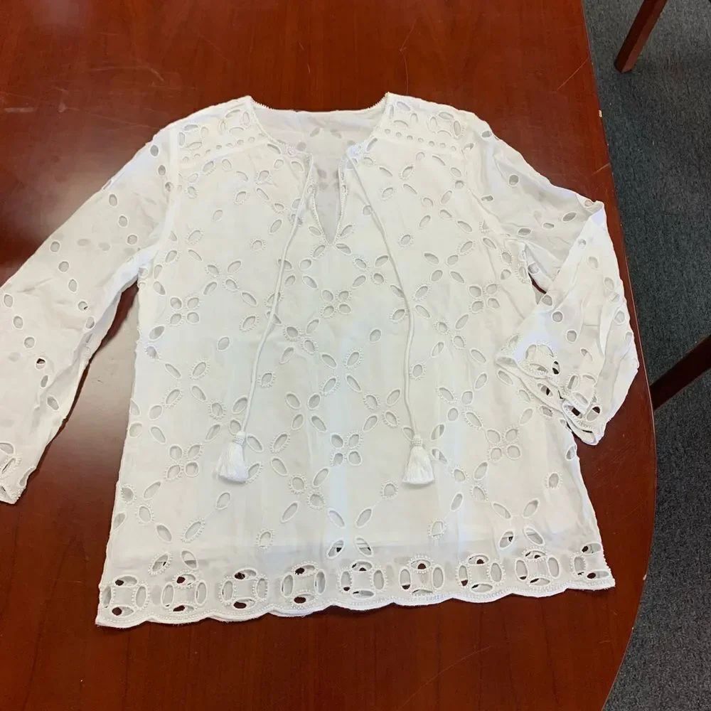 White Eyelet & Pearl Tassel Top sz M High End